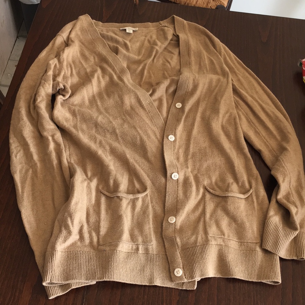 5 for $20! Gap knit cardigan with pockets